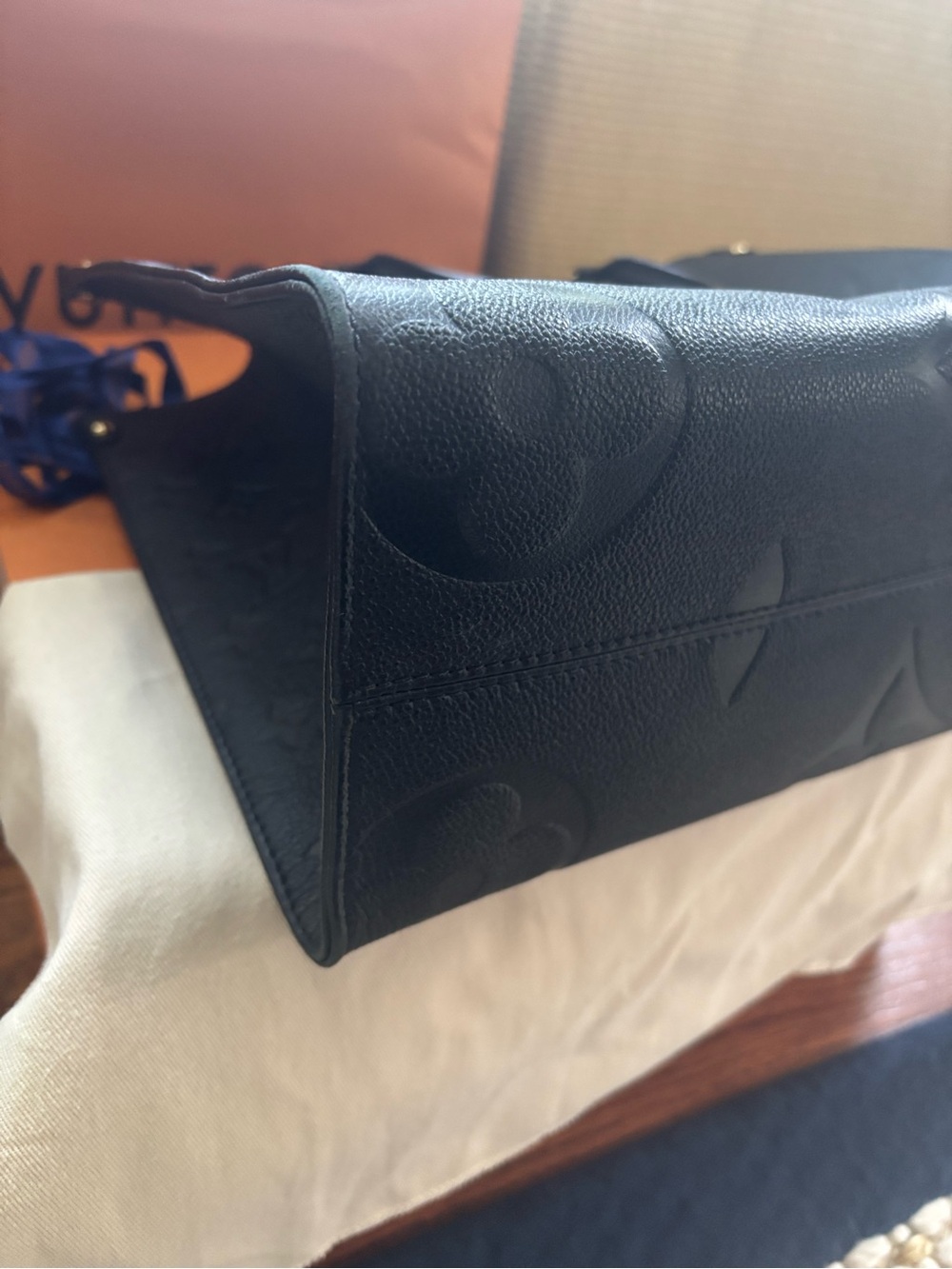 Authentic Louis Vuitton OnTheGo MM Monogram Empreinte Black Like New - Picture 7 of 15